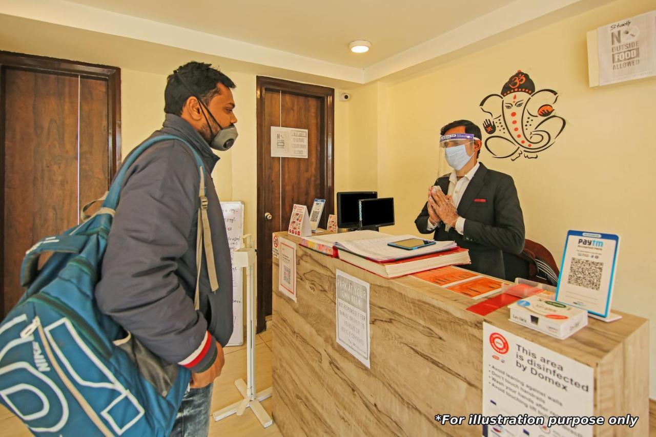 Oyo Flagship 86605 Hotel The Meriton Ahmedabad Eksteriør bilde